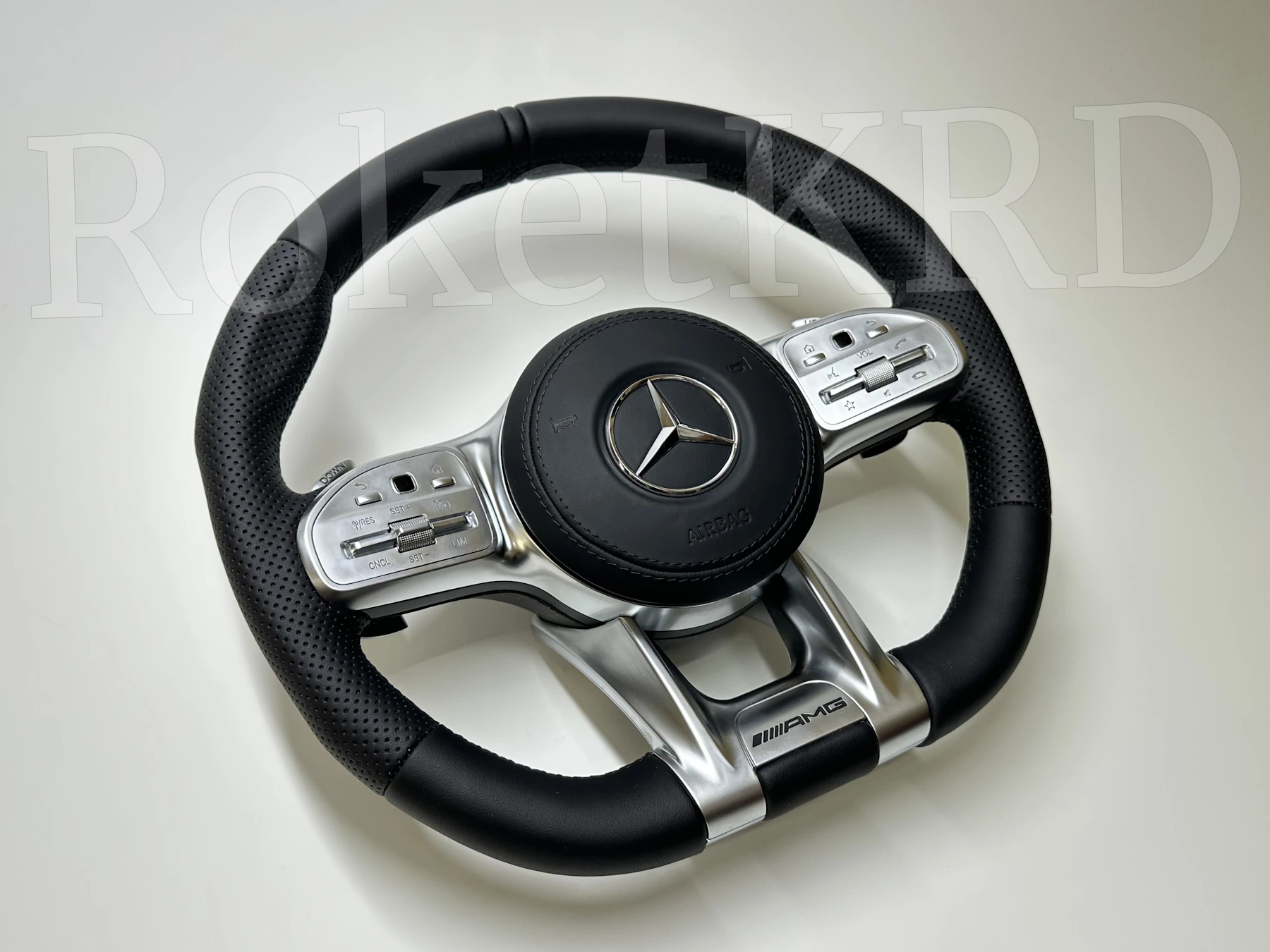 Руль Mercedes-Benz AMG кожаный с лепестками