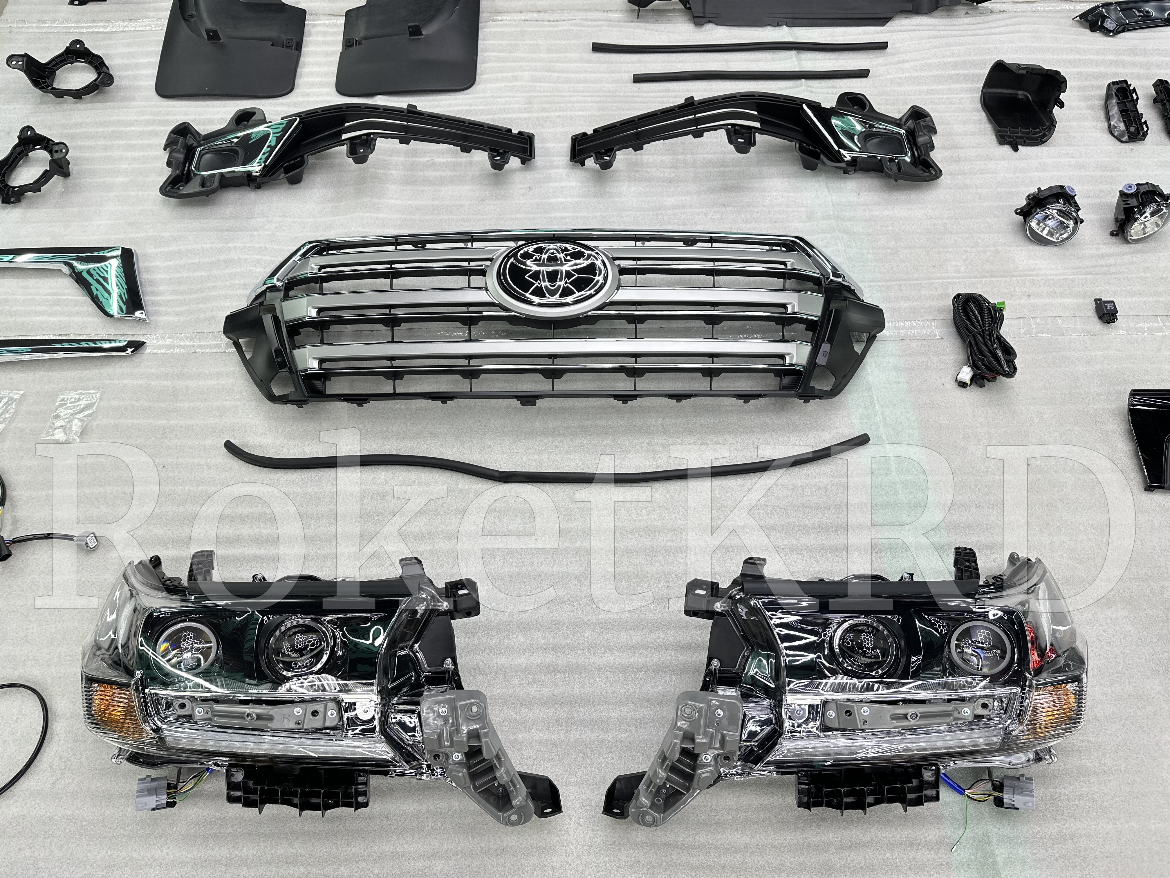 Рестайлинг Toyota Land Cruiser 200 2018+