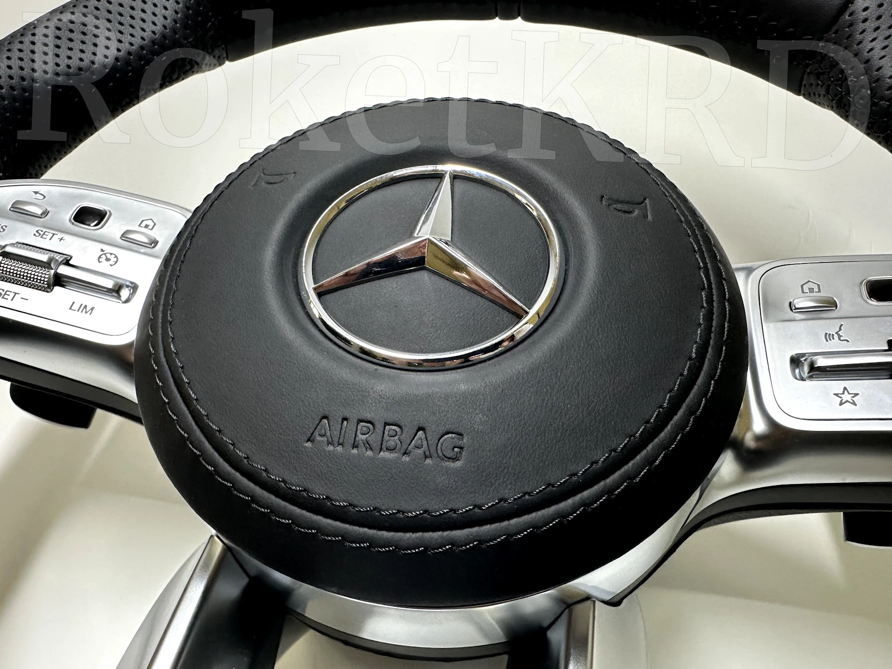 Руль Mercedes-Benz AMG кожаный с лепестками