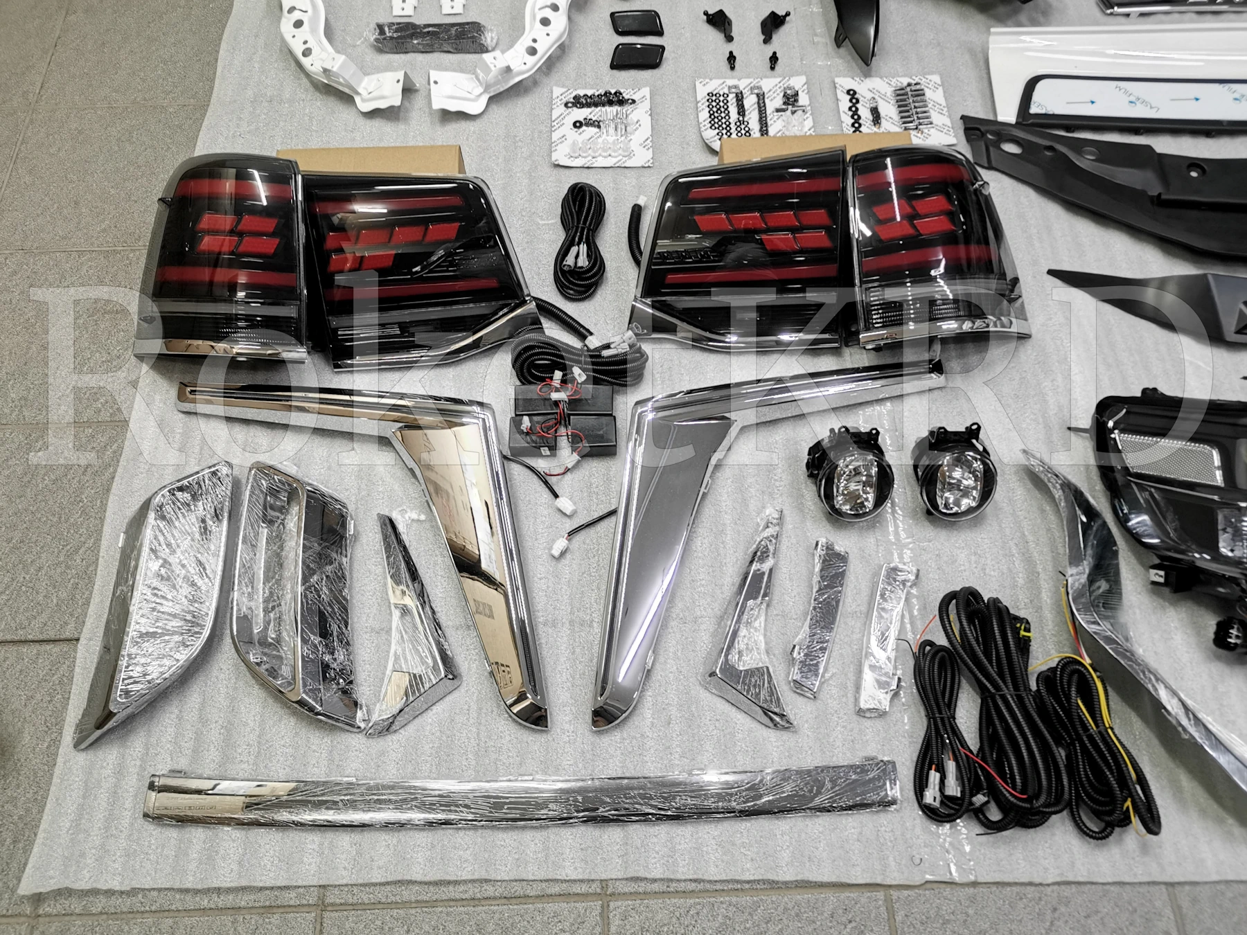 Рестайлинг Urban Sport Toyota Land Cruiser 200