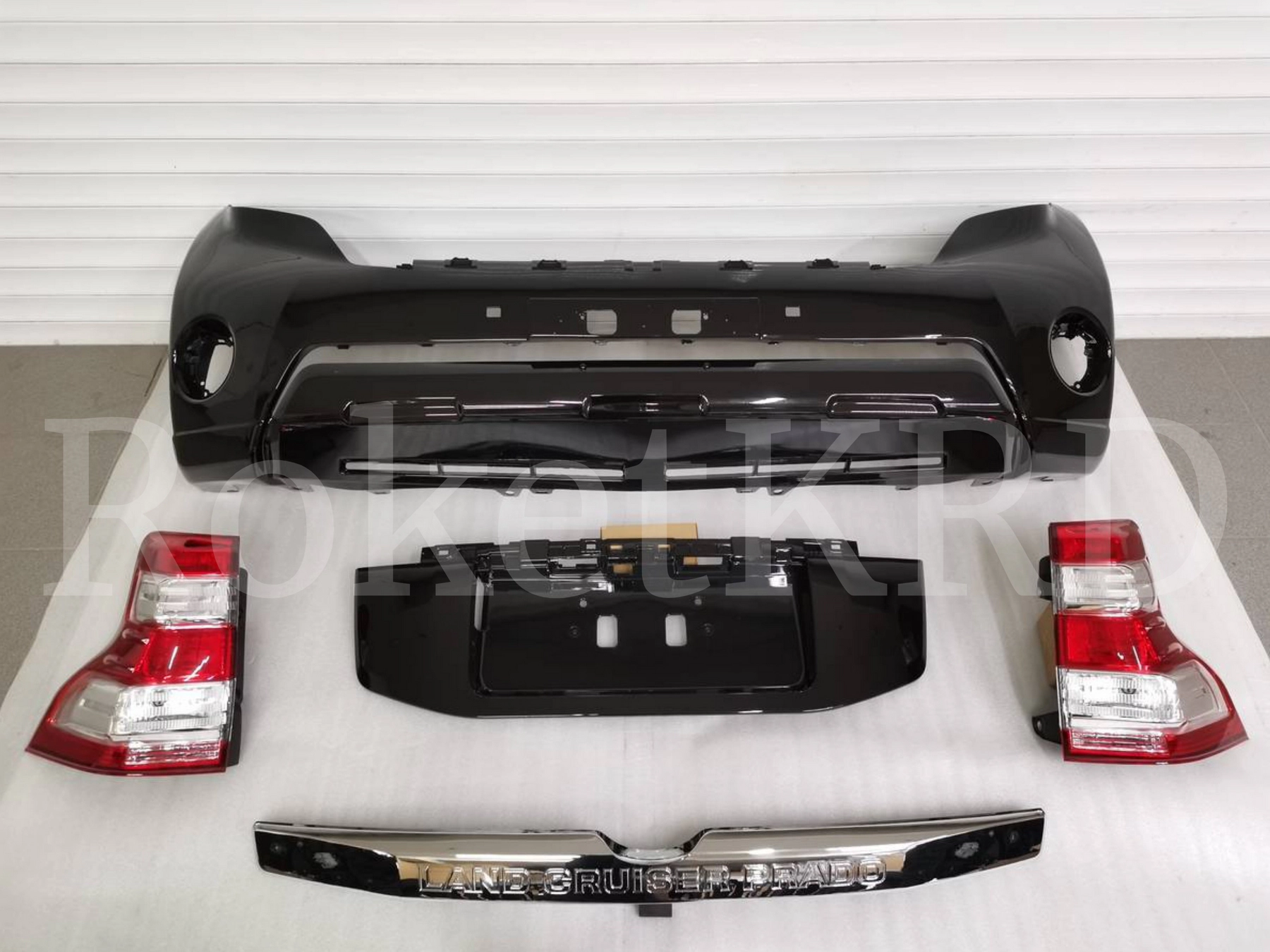 Рестайлинг Toyota Land Cruiser Prado 150 2013+ (черный)